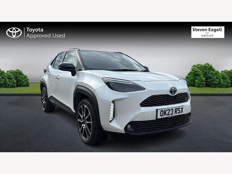 White/black Used 2023 Toyota Yaris Hybrid Sport Hatchback | £23,154 - Image 1/3