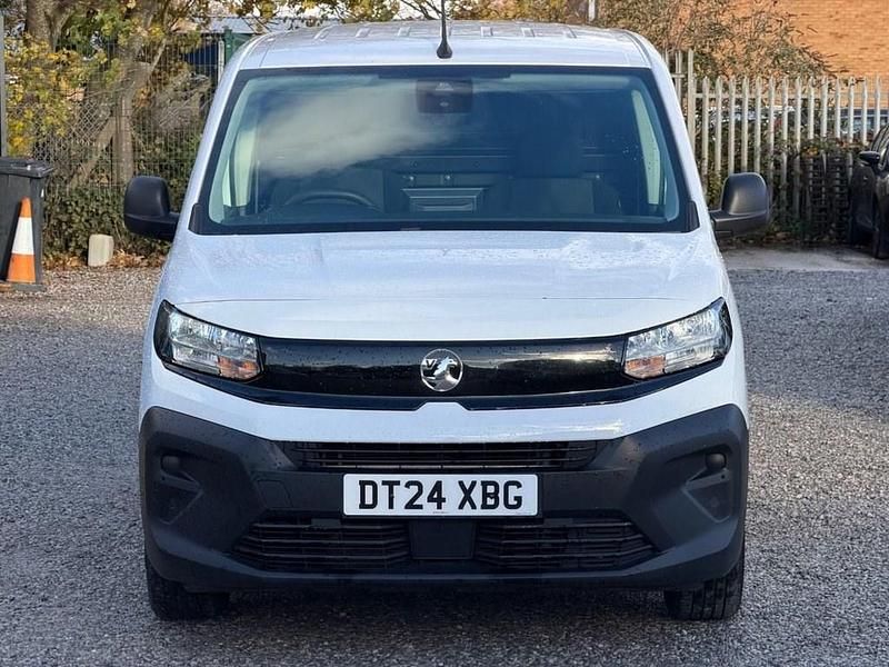 Used Vauxhall Combo S 100 HP (73 kW) 2024 White Van