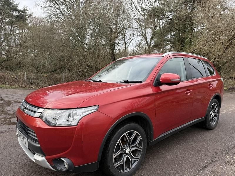 Used Mitsubishi Outlander 2015 Red SUV