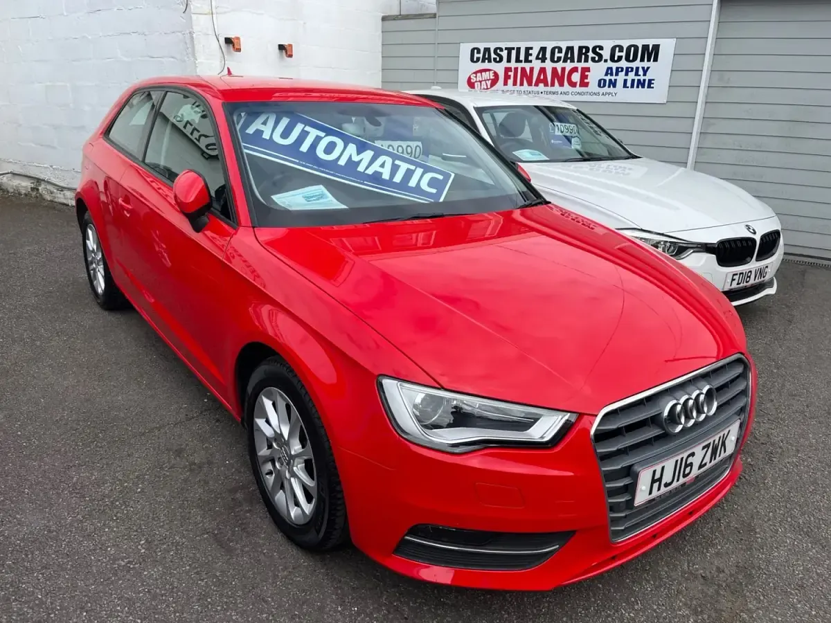 Begagnad Audi A3 150 HK (110 kW) 2016 Röd Halvkombi