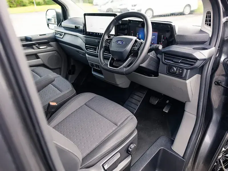 Used Ford Transit Custom Limited 136 HP (100 kW) 2024 Grey Van