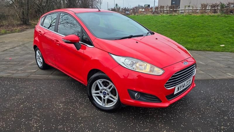 Red Used 2014 Ford Fiesta Zetec Hatchback | £3,295 (Good price) - Image 1/4