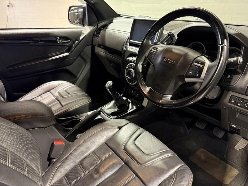 Used Isuzu Pick up 164 HP (120 kW) 2019 Grey Pickup