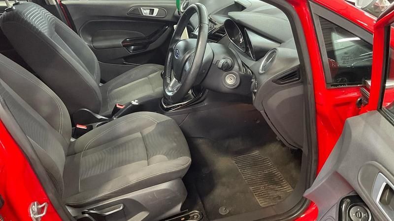 Used Ford Fiesta Zetec 2015 Red Hatchback