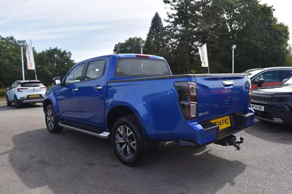Used Isuzu D-Max 2024 Blue Pickup