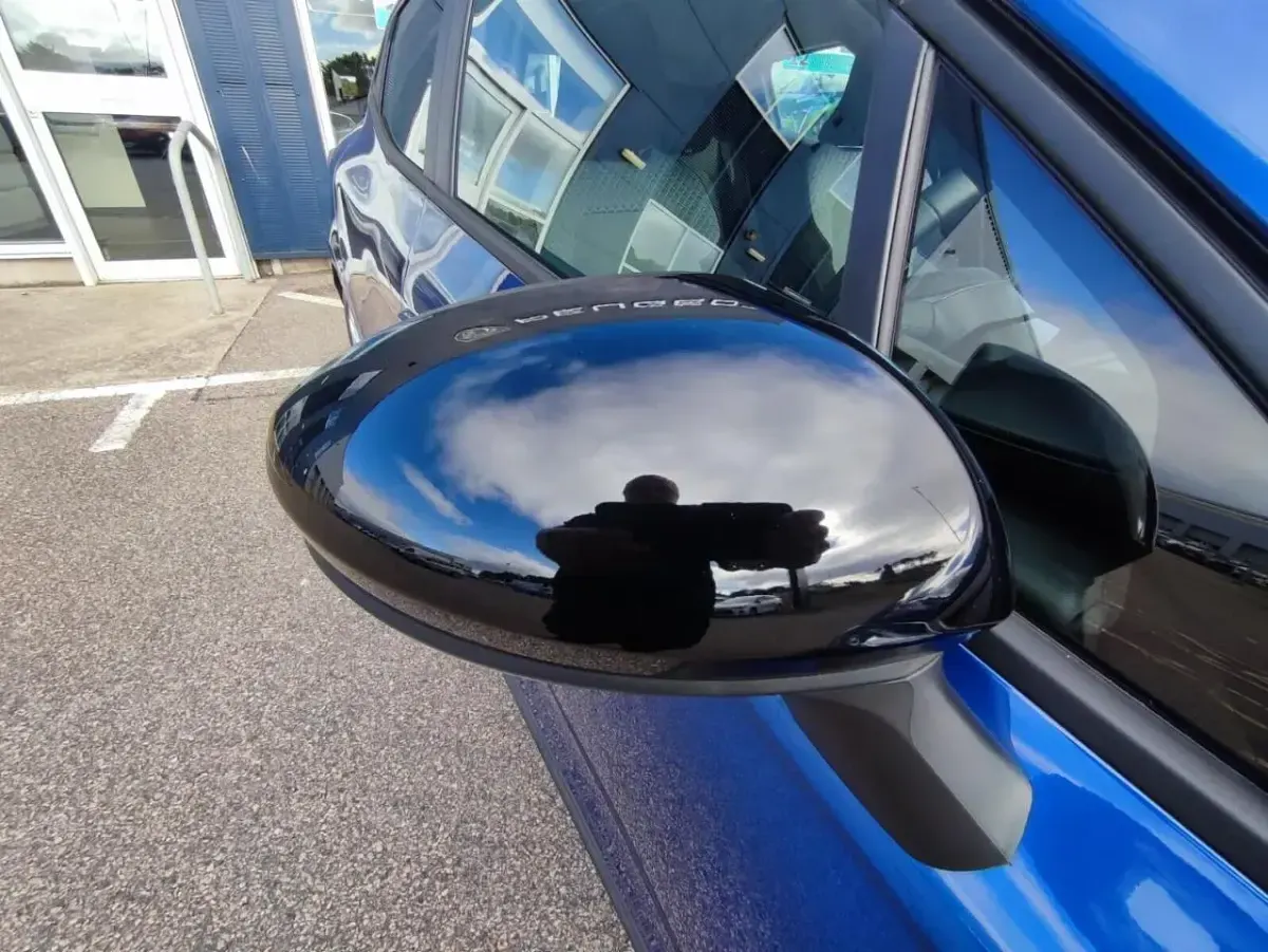 Used Renault Clio V Evolution 141 HP (103 kW) 2024 Blue Hatchback