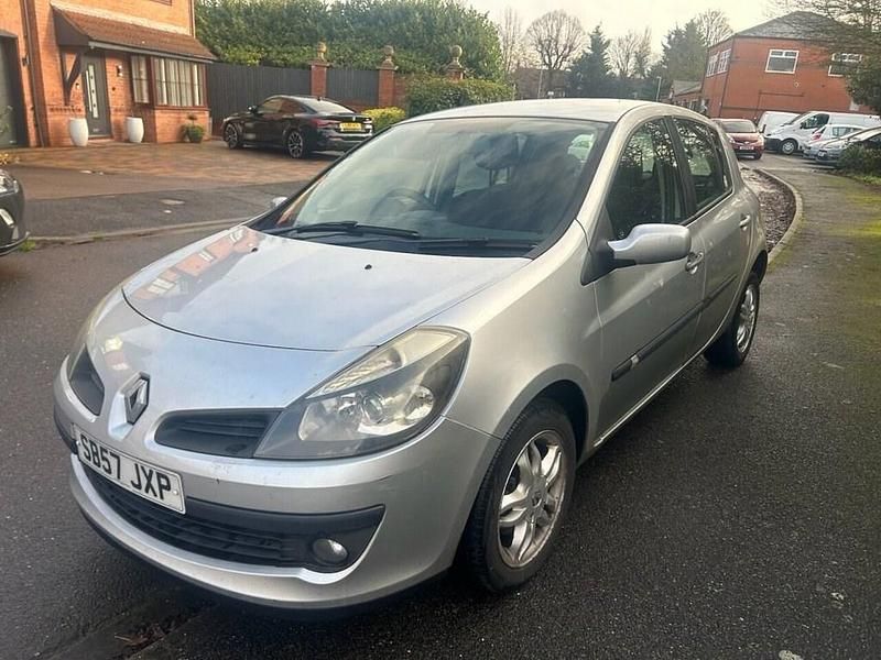 Used Renault Clio II Dynamique 100 HP (73 kW) 2007 Silver Hatchback