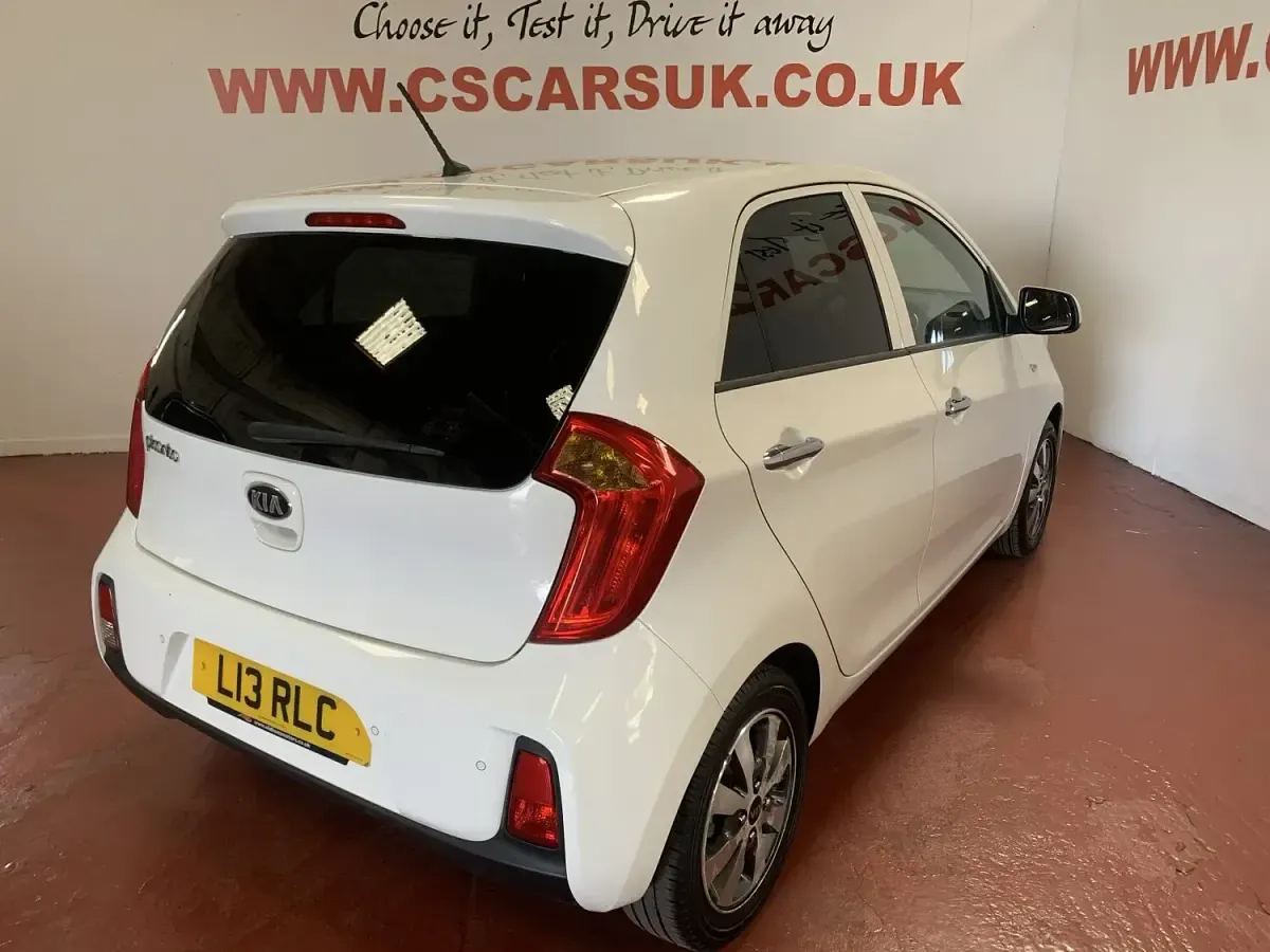 Used Kia Picanto 84 HP (61 kW) 2017 White Hatchback