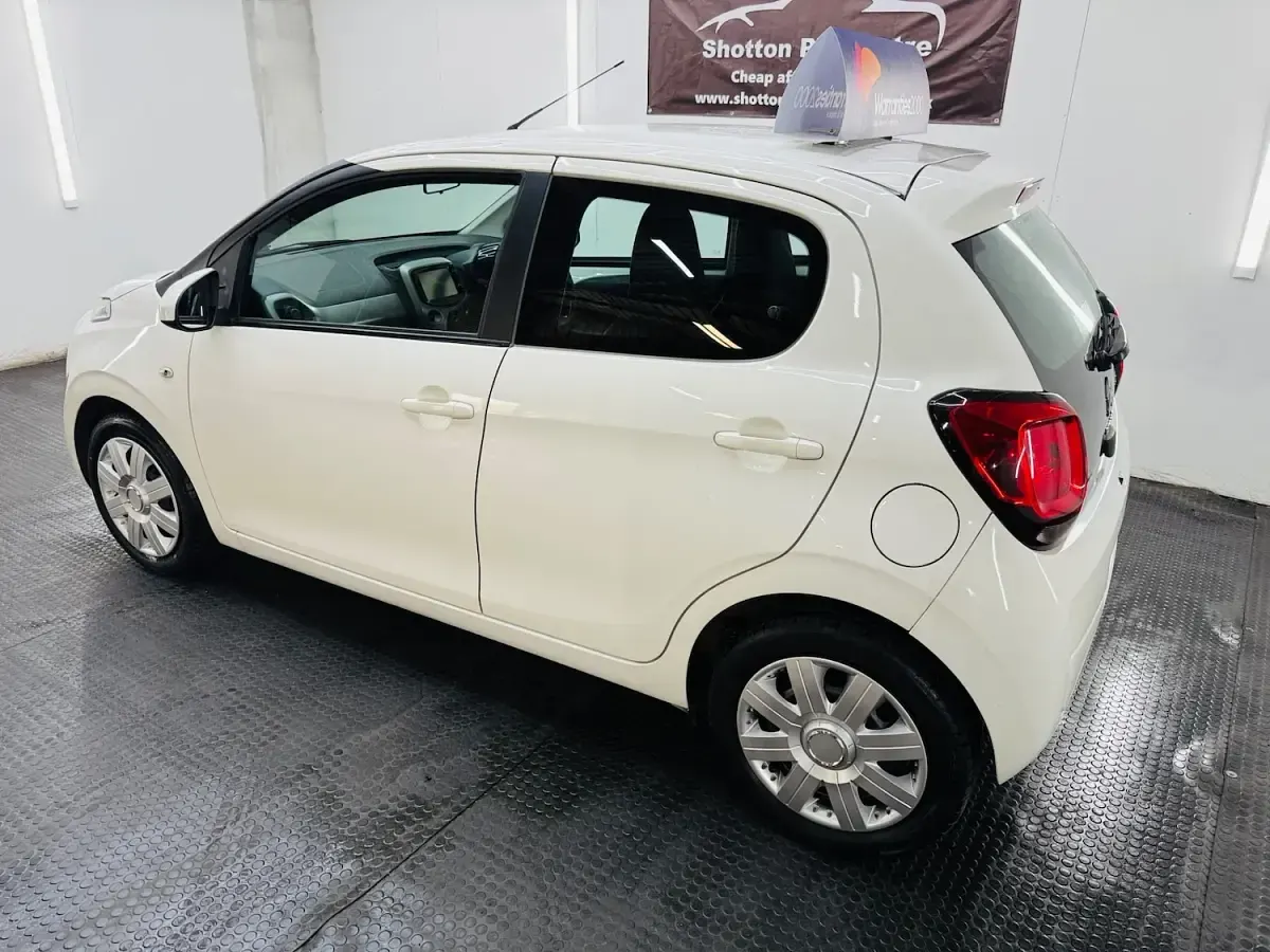 Used Citroën C1 Feel 82 HP (60 kW) 2017 White Hatchback