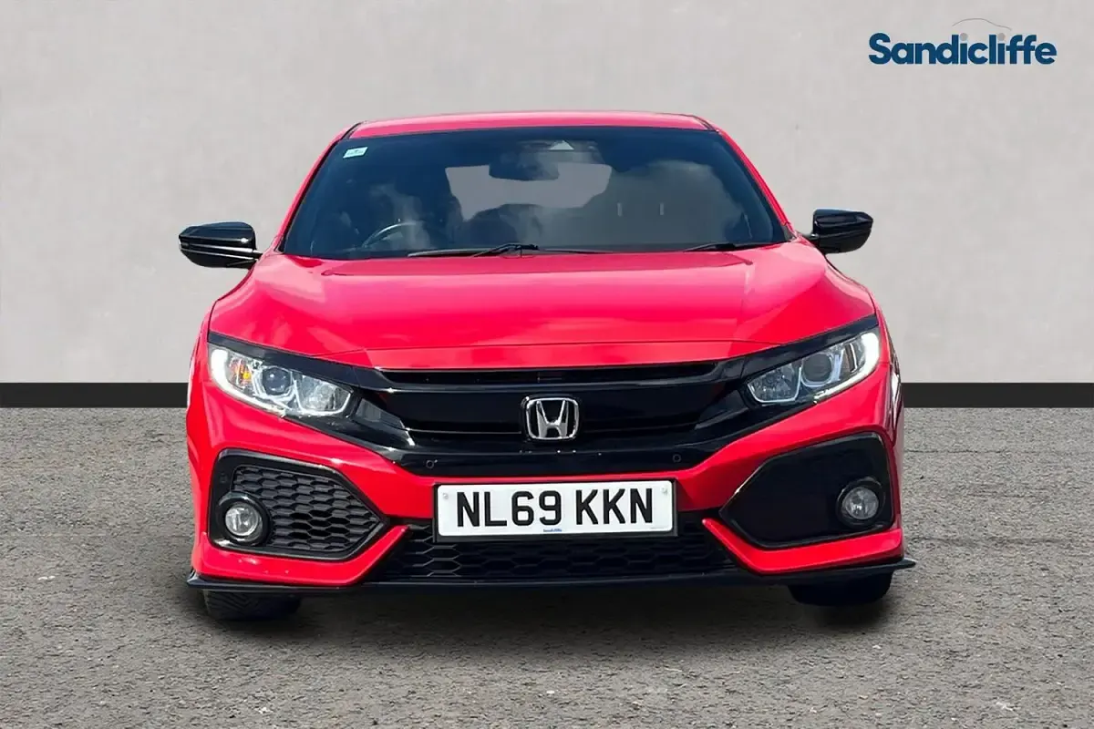 Begagnad Honda Civic Sport 126 HK (92 kW) 2018 Röd Halvkombi