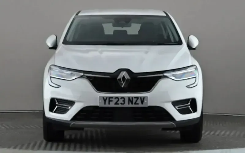 Used Renault Arkana Evolution 140 HP (102 kW) 2023 White SUV