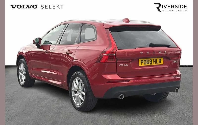 Used Volvo XC60 Momentum 190 HP (139 kW) 2018 Red SUV