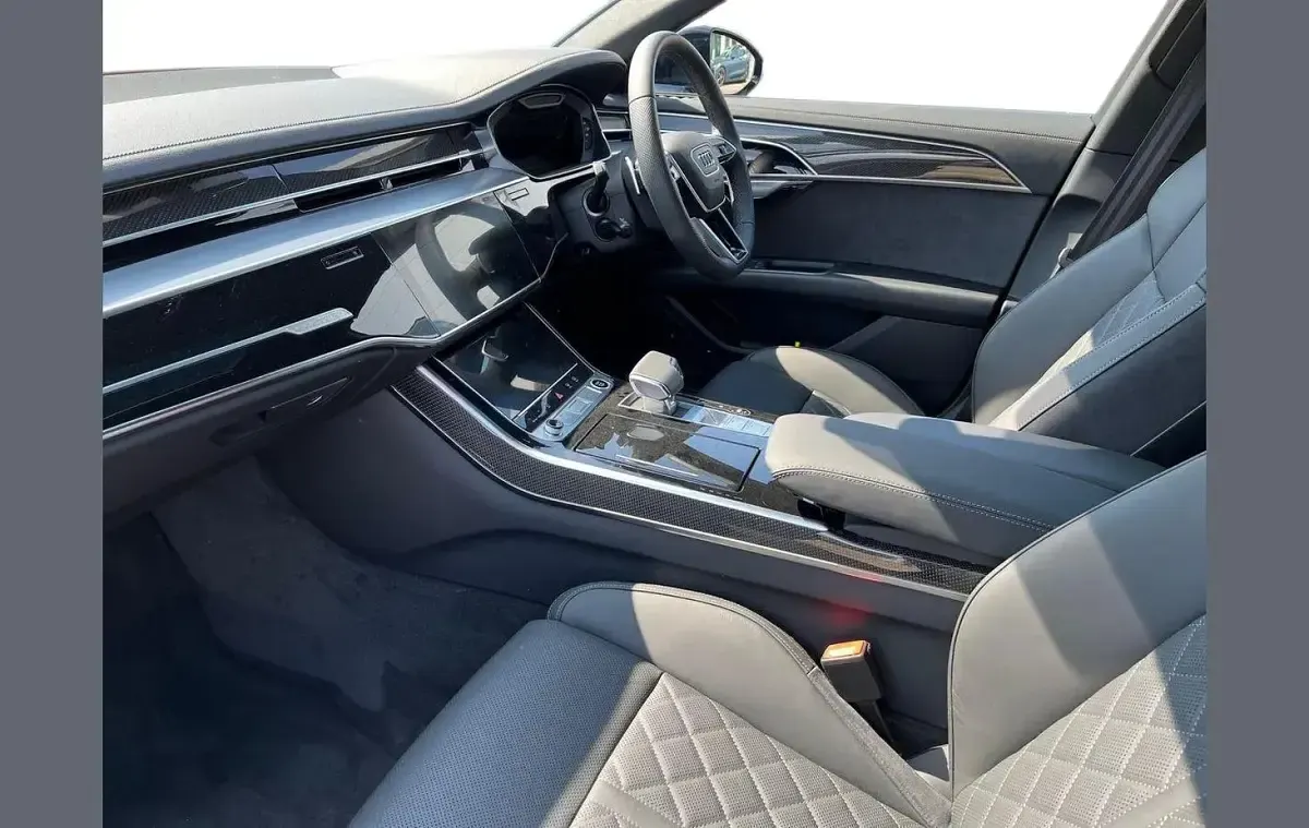 Novo Audi A8 Black Edition 281 HP (206 kW) 2025 Preto Sedan