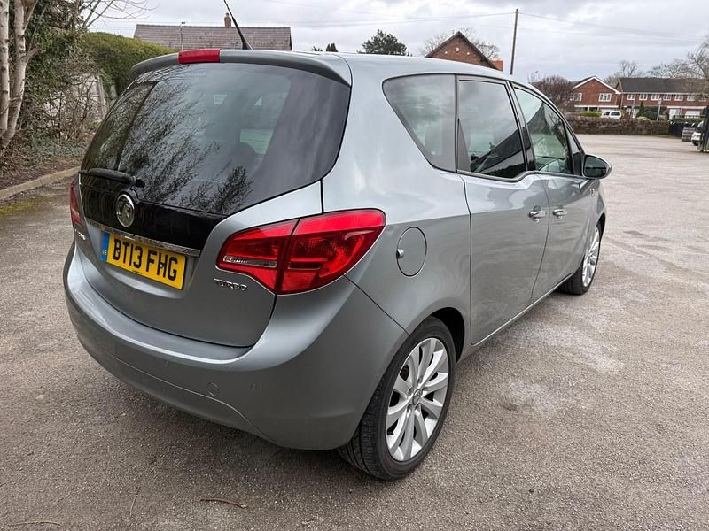 Used Vauxhall Meriva 140 HP (102 kW) 2013 Silver MPV