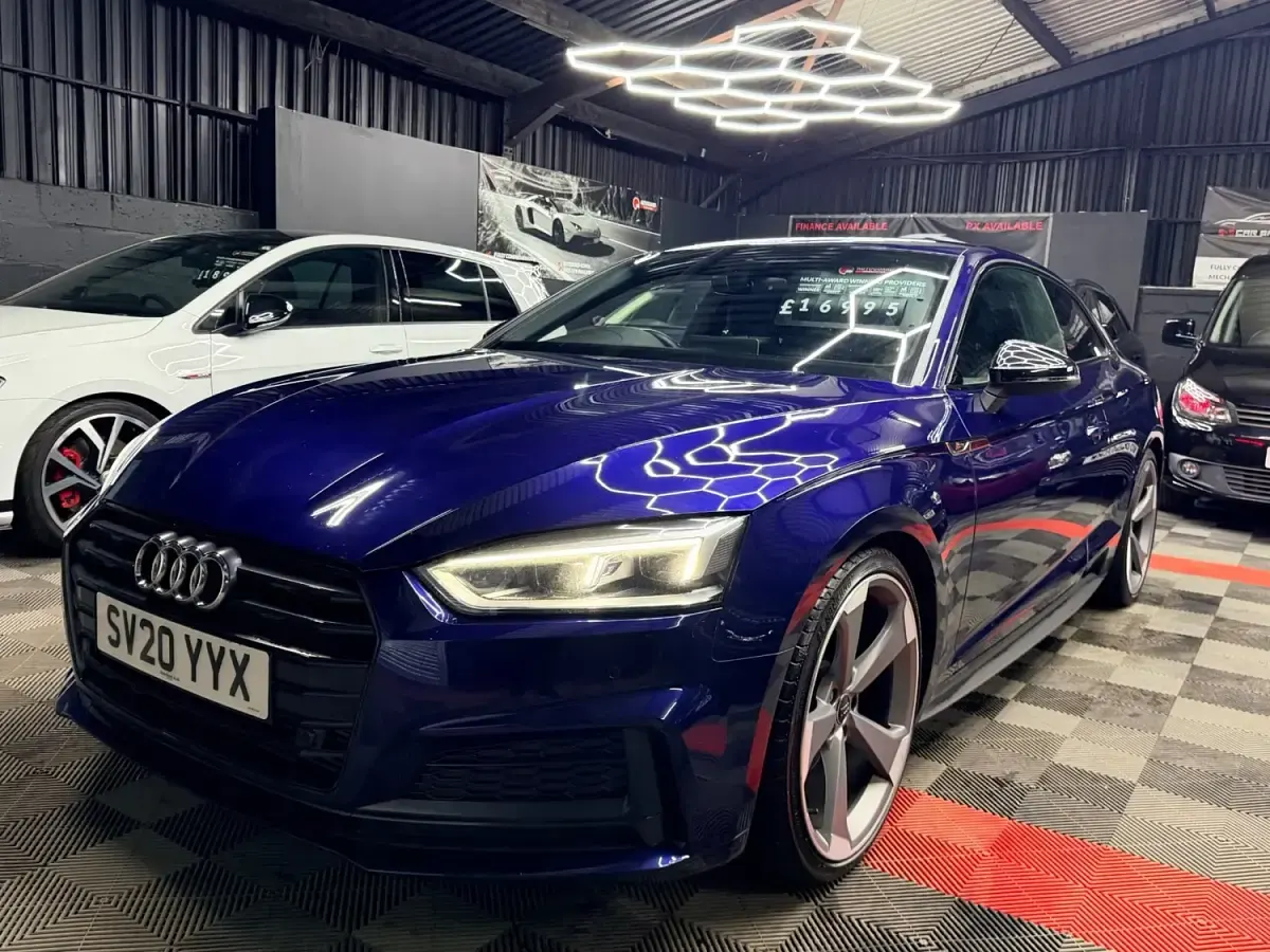 Begagnad Audi A5 Black Edition 150 HK (110 kW) 2020 Blå Sportkupé