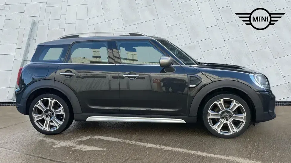 Used Mini Cooper Countryman Exclusive 134 HP (98 kW) 2022 Black SUV
