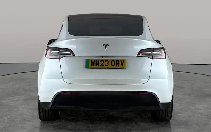 Used Tesla Model Y Standard Range 254 kW (346 HP) 2023 White SUV