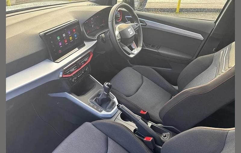 Used Seat Arona FR 108 HP (79 kW) 2023 Silver SUV