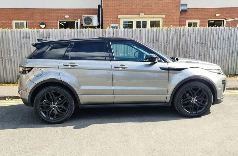 Used Land Rover Range Rover evoque HSE Dynamic 2017 Silver Estate