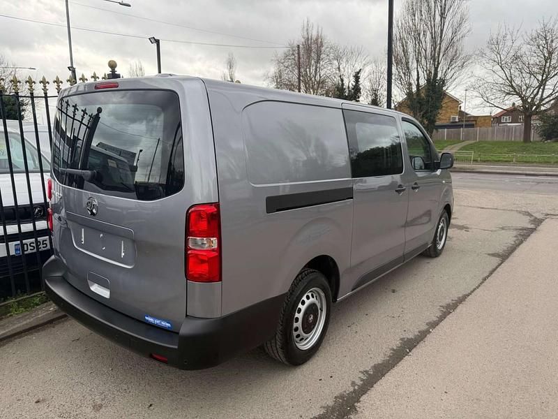 Neu Vauxhall Vivaro S 145 PS (106 kW) 2025 Silber Van / Kleinbus