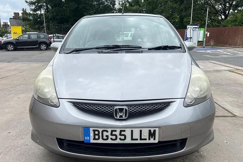 Silver Used 2005 Honda Jazz SE Hatchback | £2,995 (Fair price) - Image 1/1