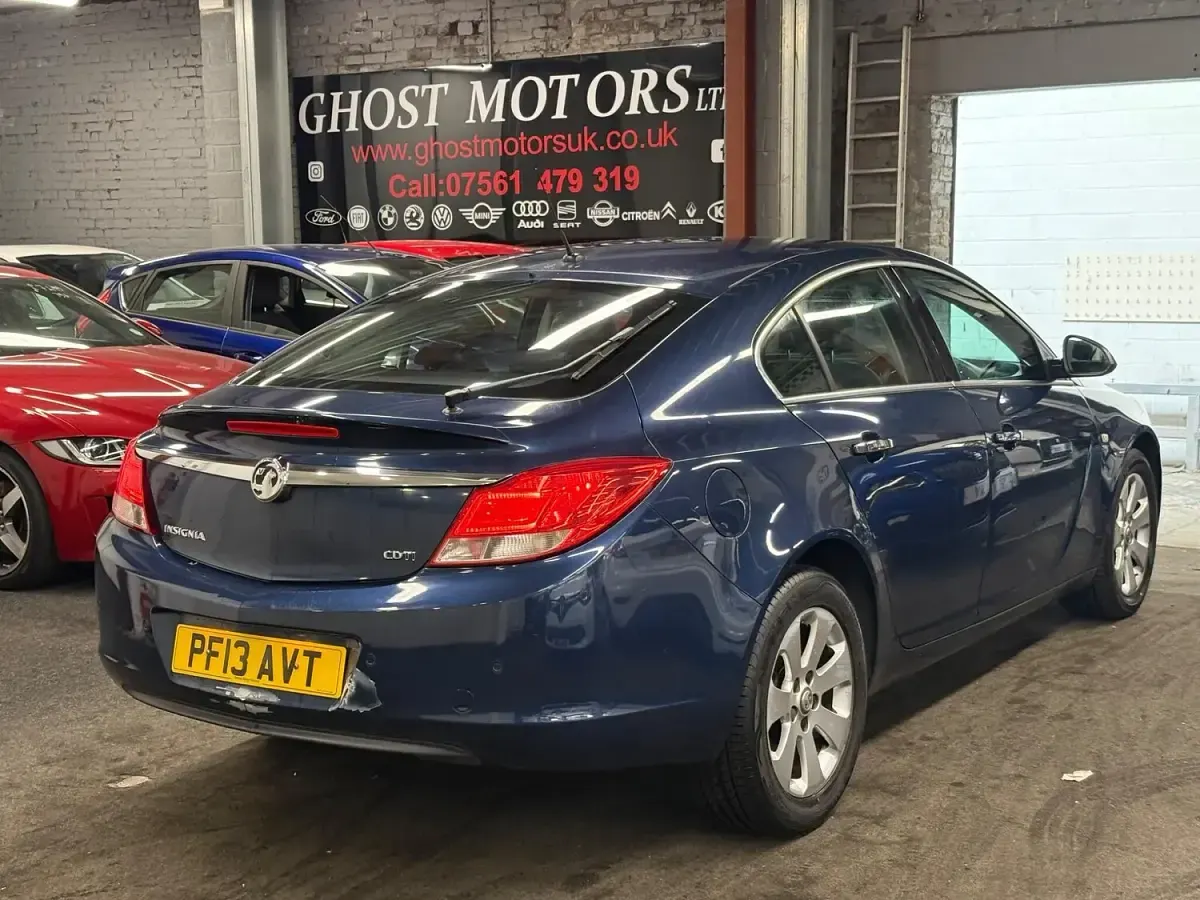 Used Vauxhall Insignia 160 HP (117 kW) 2013 Blue Hatchback