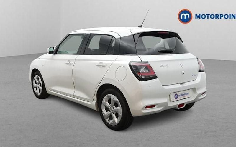 Used Suzuki Swift 82 HP (60 kW) 2025 White Hatchback