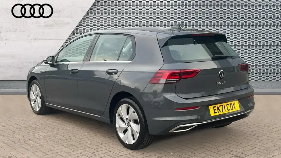 Used VW Golf VIII Style 130 HP (95 kW) 2021 Grey