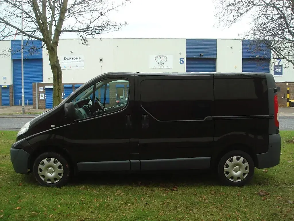 Used Nissan Primastar SE 115 HP (84 kW) 2006 Black MPV