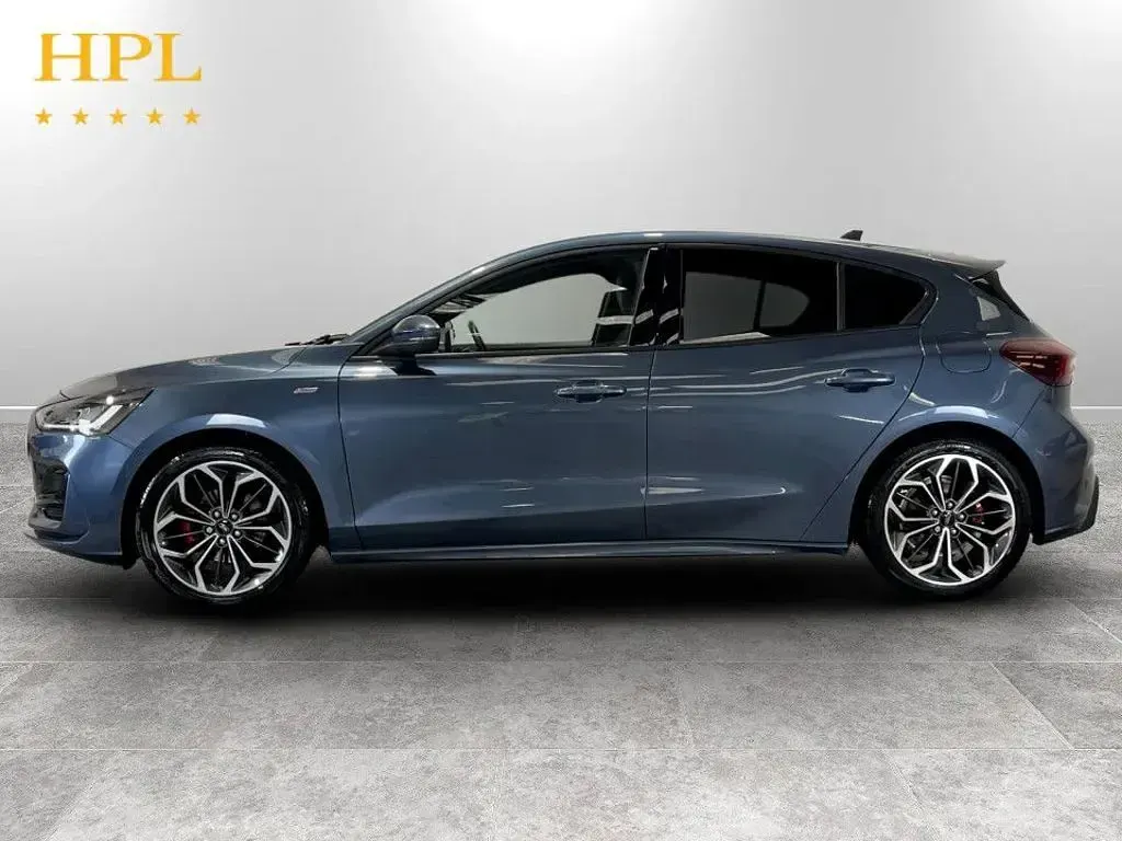 Used Ford Focus ST-Line X 125 HP (91 kW) 2023 Blue Hatchback