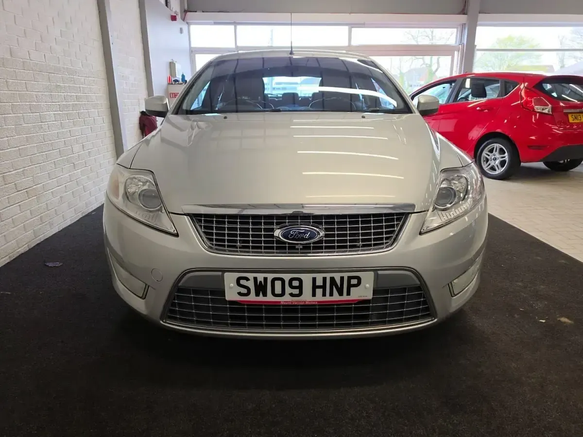 Used Ford Mondeo Titanium X 175 HP (128 kW) 2009 Silver Hatchback