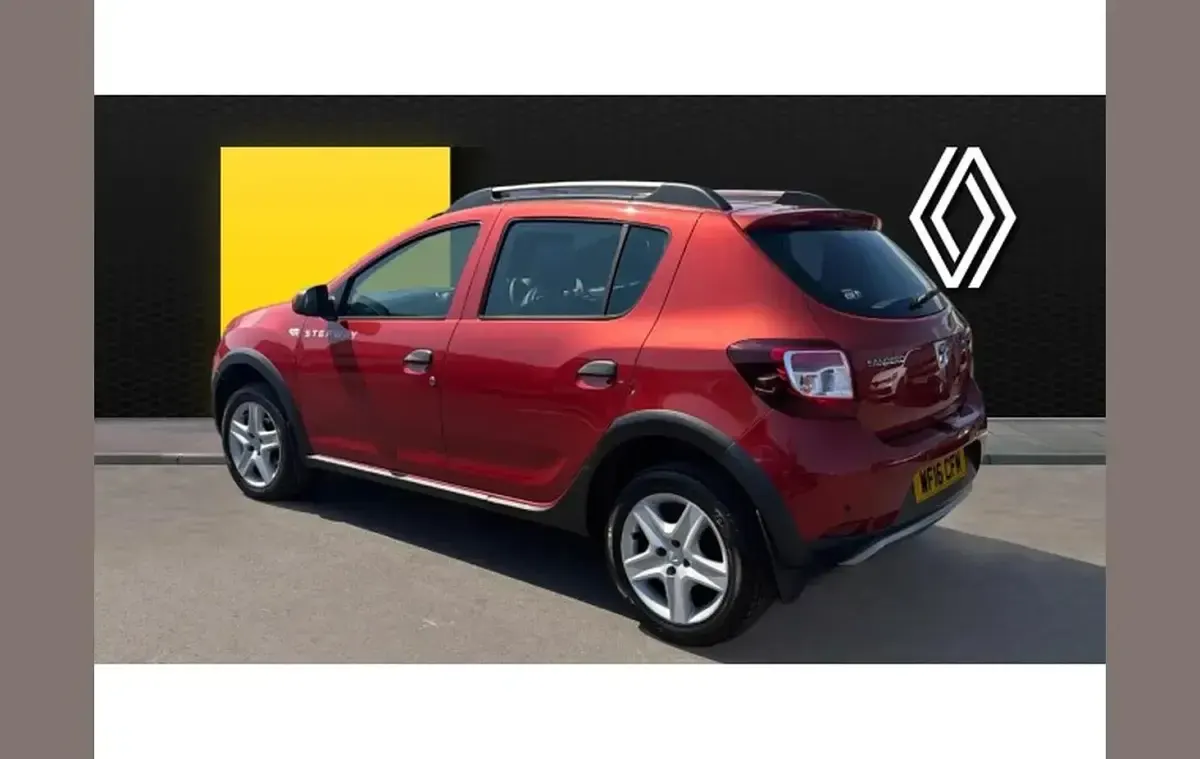 Used Dacia Sandero Lauréate 90 HP (66 kW) 2016 Red Hatchback