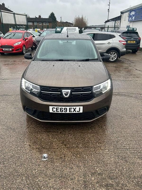 Used Dacia Sandero Essentiel 90 HP (66 kW) 2019 Brown Hatchback