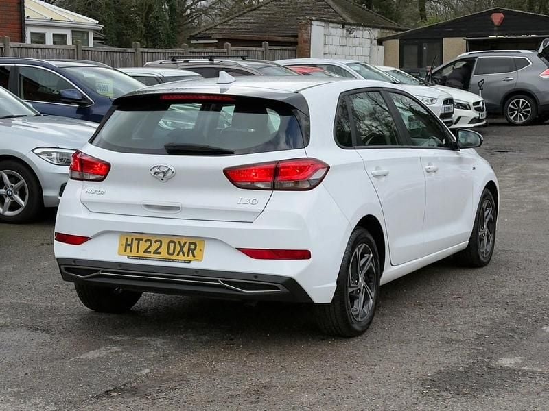 Used Hyundai i30 SE 2022 White Hatchback