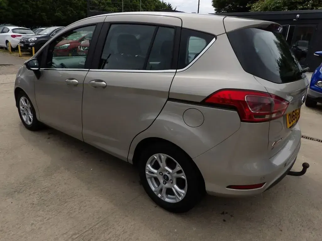 Used Ford B-MAX Zetec 95 HP (69 kW) 2016 Silver MPV