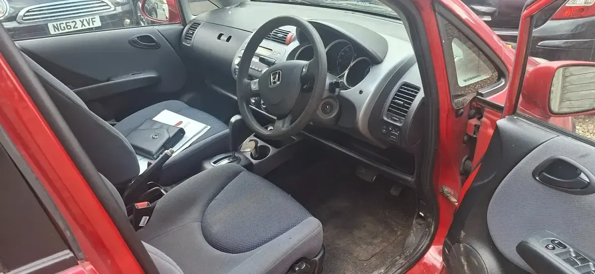 Used Honda Jazz SE 83 HP (61 kW) 2003 Red Hatchback
