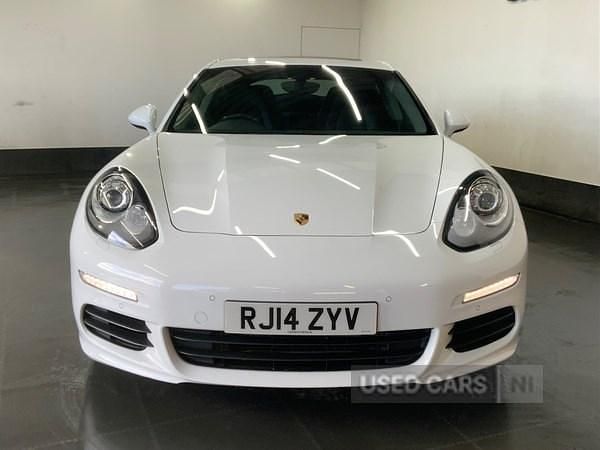Used Porsche Panamera 300 HP (220 kW) 2014 White Hatchback