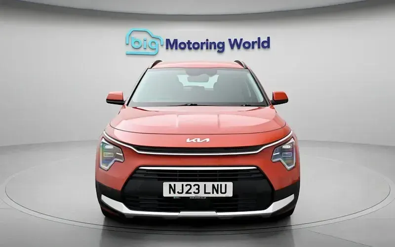 Gebraucht Kia Niro 182 PS (133 kW) 2023 Orange SUV