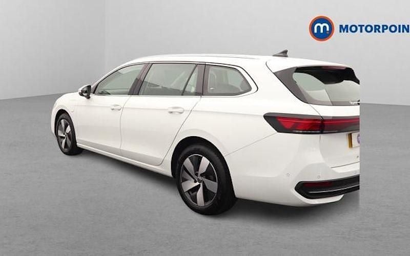 Usado VW Passat Life 204 HP (150 kW) 2025 Branco Carrinha