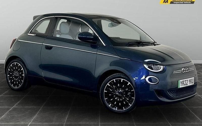 Used 2025 Fiat 500e La Prima Hatchback | £12,995 (Super price) - Image 1/2