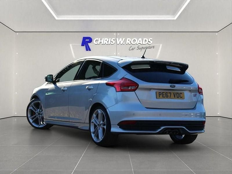 Used Ford Focus ST 185 HP (136 kW) 2017 Silver Hatchback