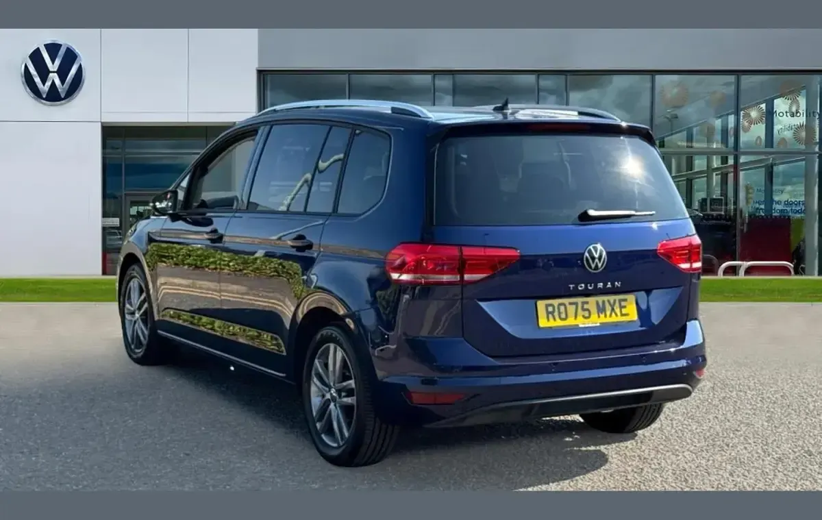 Used VW Touran Match 150 HP (110 kW) 2025 Blue MPV