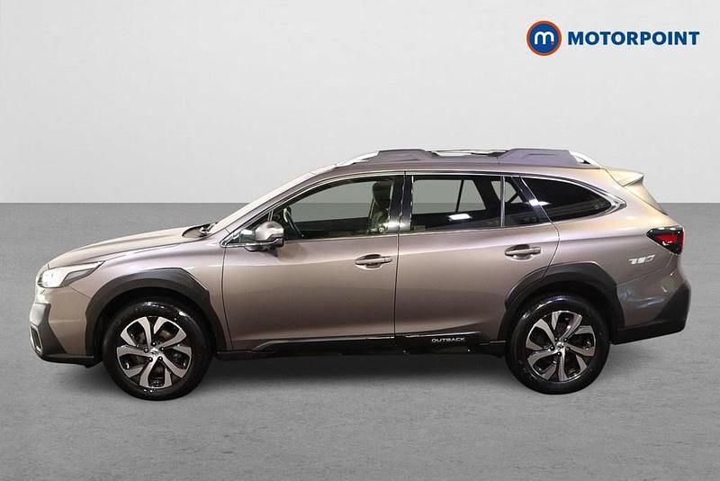 Used Subaru Outback 169 HP (124 kW) 2022 Gold Estate