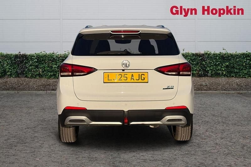 Used MG ZS Trophy 2025 White Hatchback