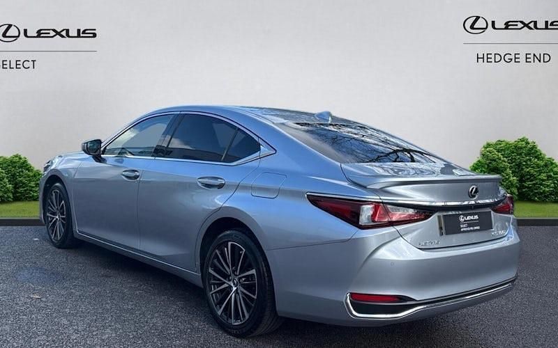 Used Lexus ES300H 218 HP (160 kW) 2021 Sedan