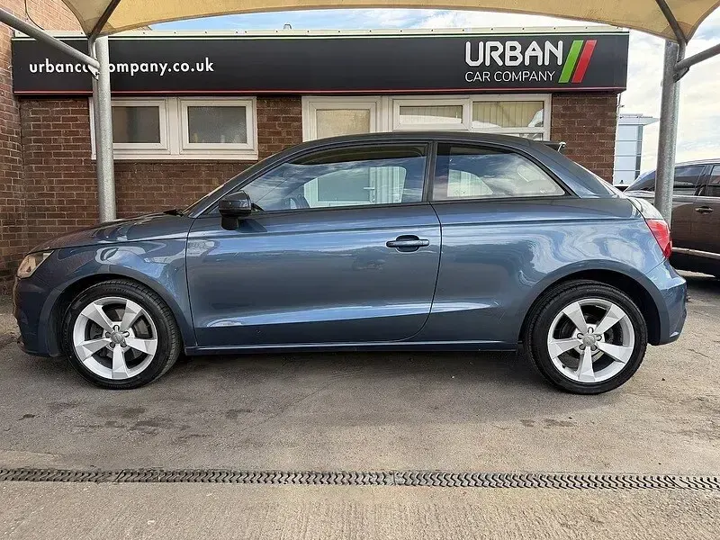 Used Audi A1 Sport 115 HP (84 kW) 2015 Blue Hatchback