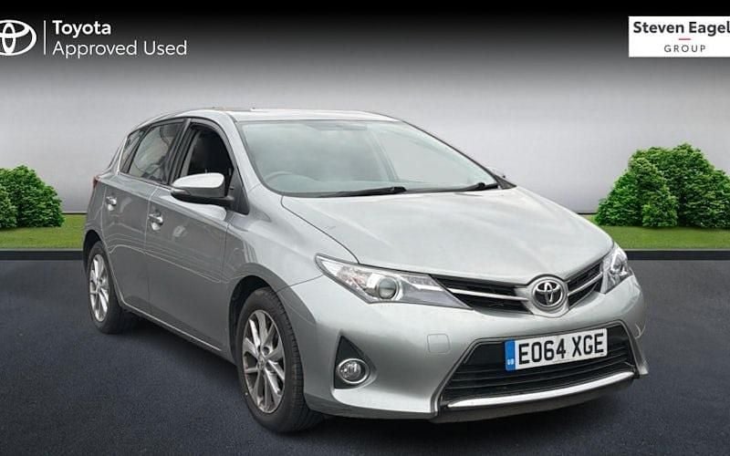 Used 2014 Toyota Auris Hatchback | £6,408 (Fair price) - Image 1/4