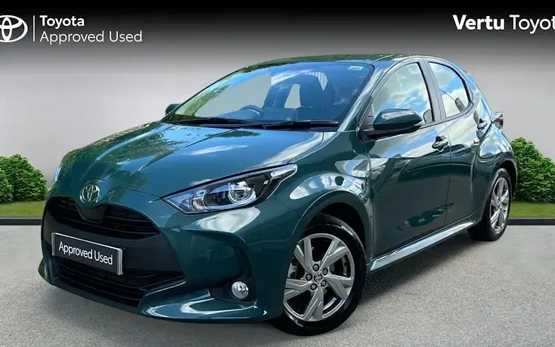Used Toyota Yaris 116 HP (85 kW) 2026 Green Hatchback