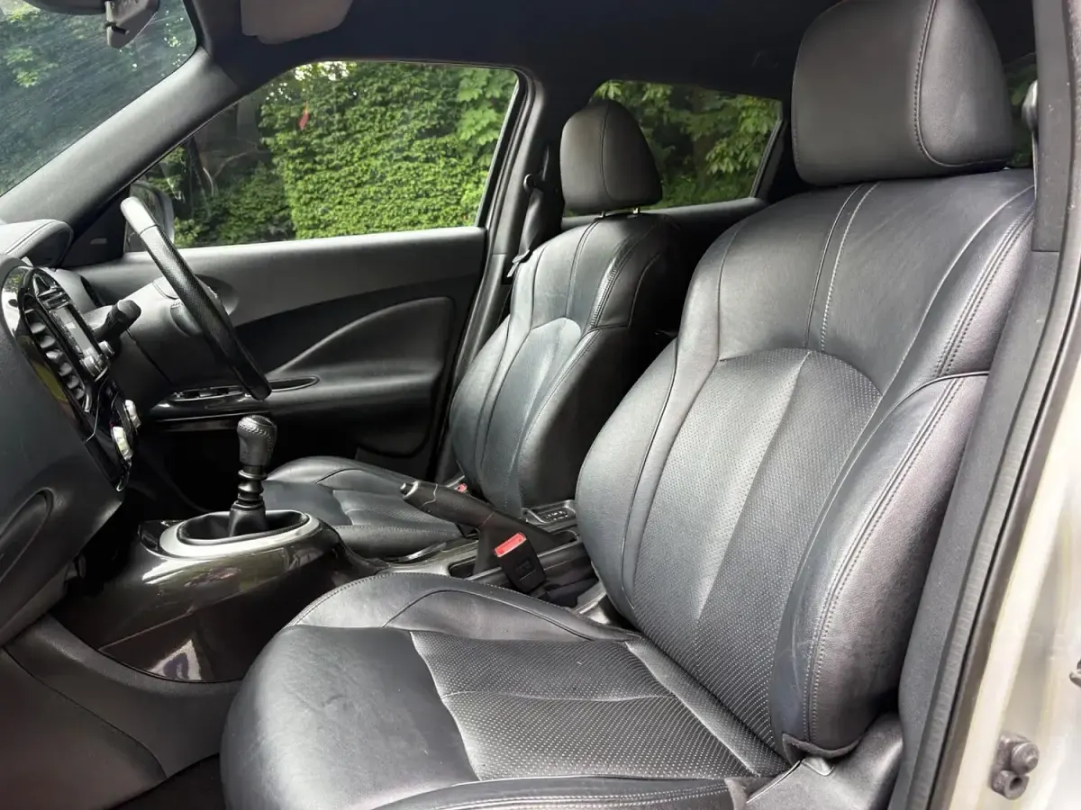 Used Nissan Juke Tekna 110 HP (80 kW) 2015 Silver SUV