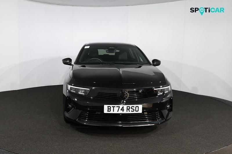 Used Vauxhall Astra Ultimate 131 HP (96 kW) 2024 Black Hatchback